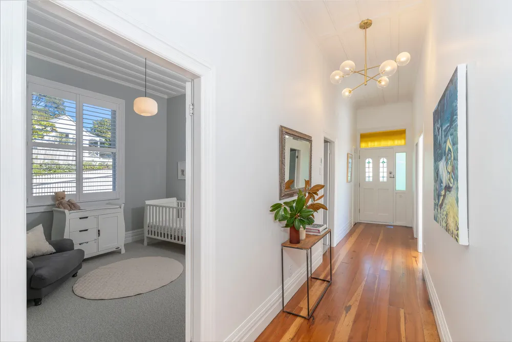 Photos of 23A Kingsland Avenue