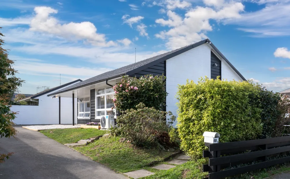 Photos of 68a Parkstone Avenue