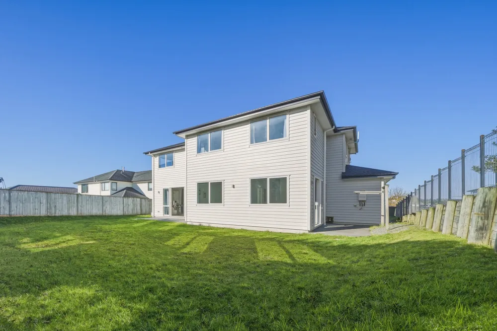 Photos of 12 Pioneer Rise