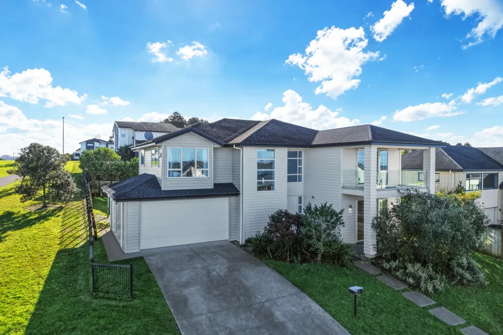 Photos of 12 Pioneer Rise