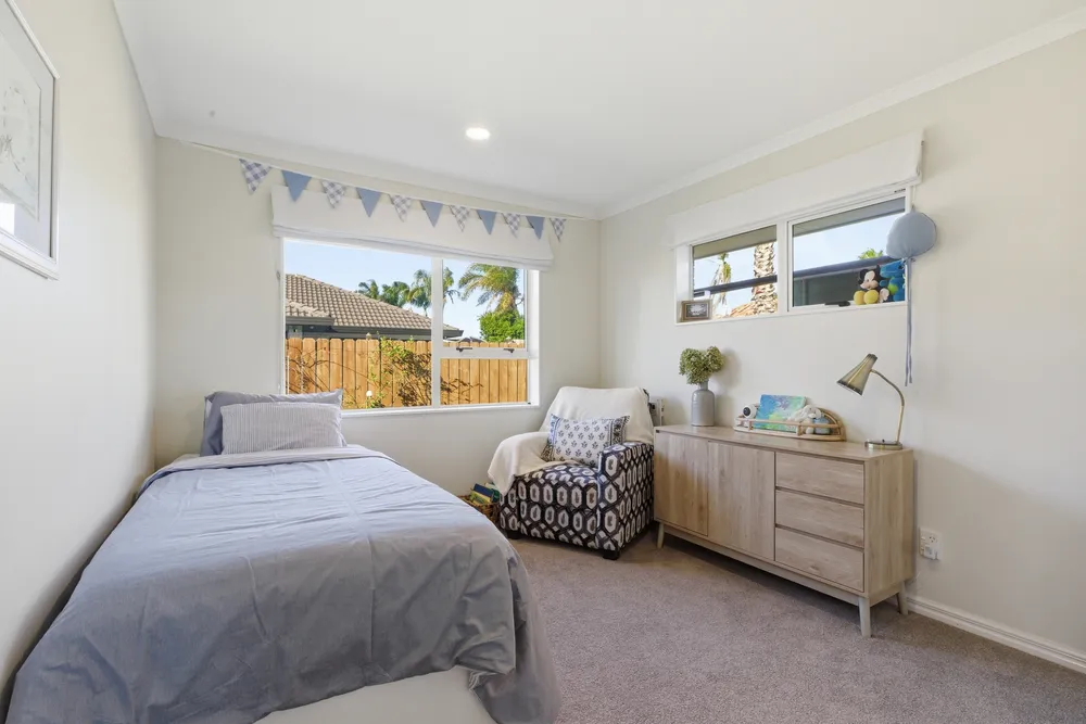 Photos of 90 Gravatt Road