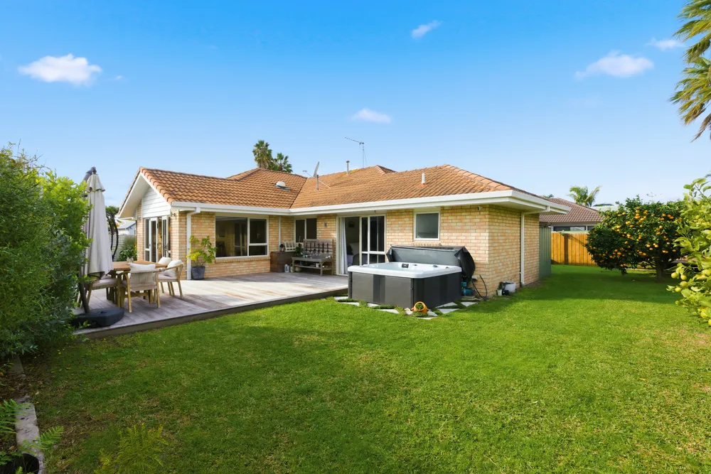 Photos of 90 Gravatt Road