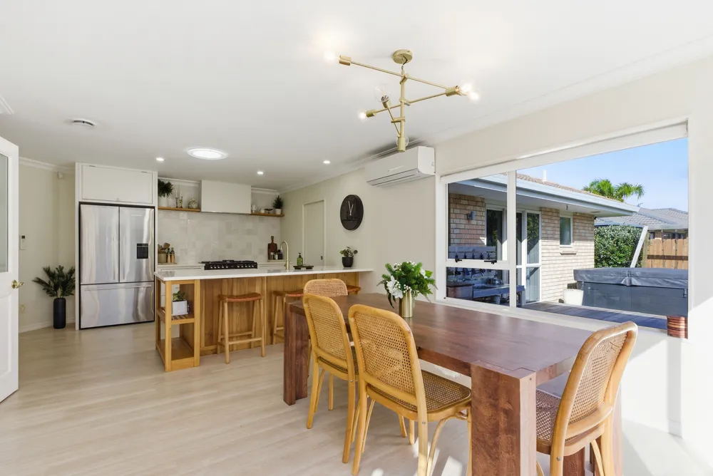 Photos of 90 Gravatt Road