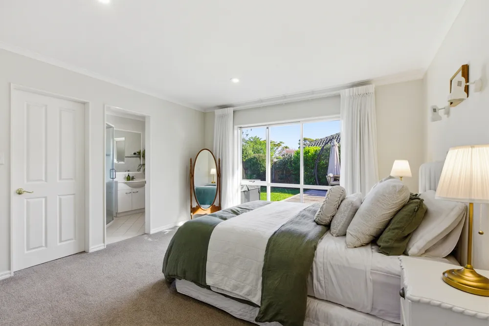 Photos of 90 Gravatt Road