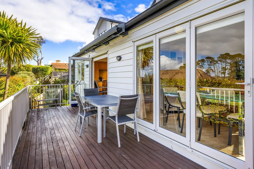 Photos of 496A Riddell Road