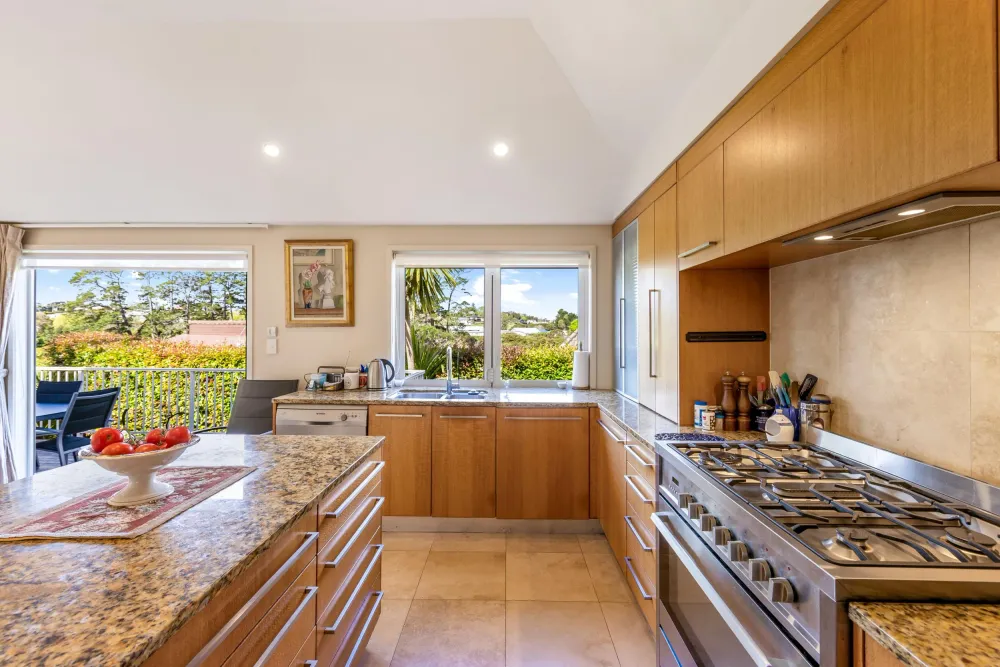 Photos of 496A Riddell Road