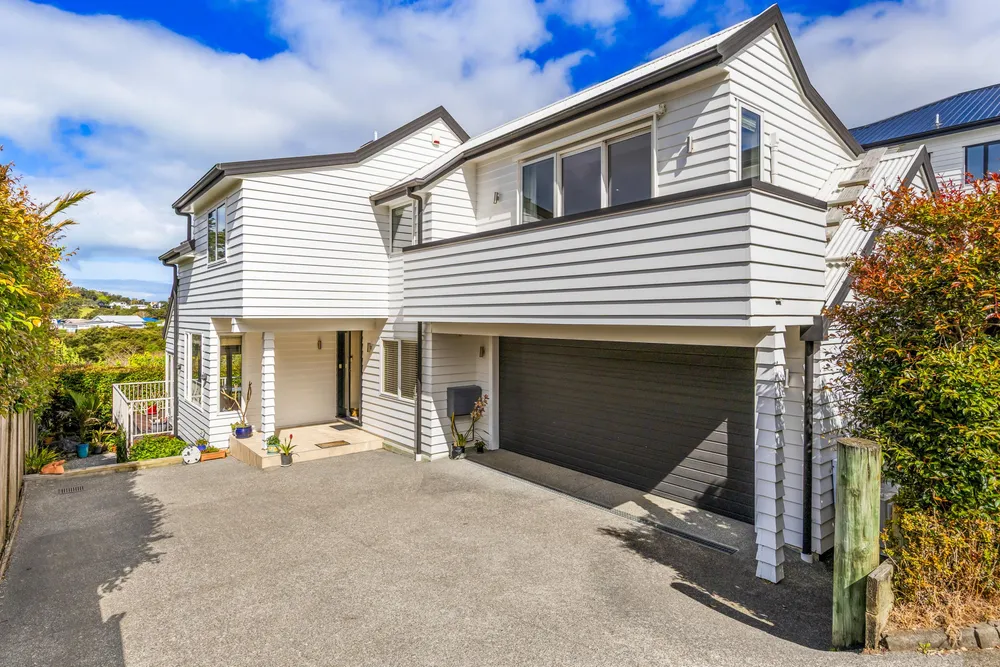 Photos of 496A Riddell Road