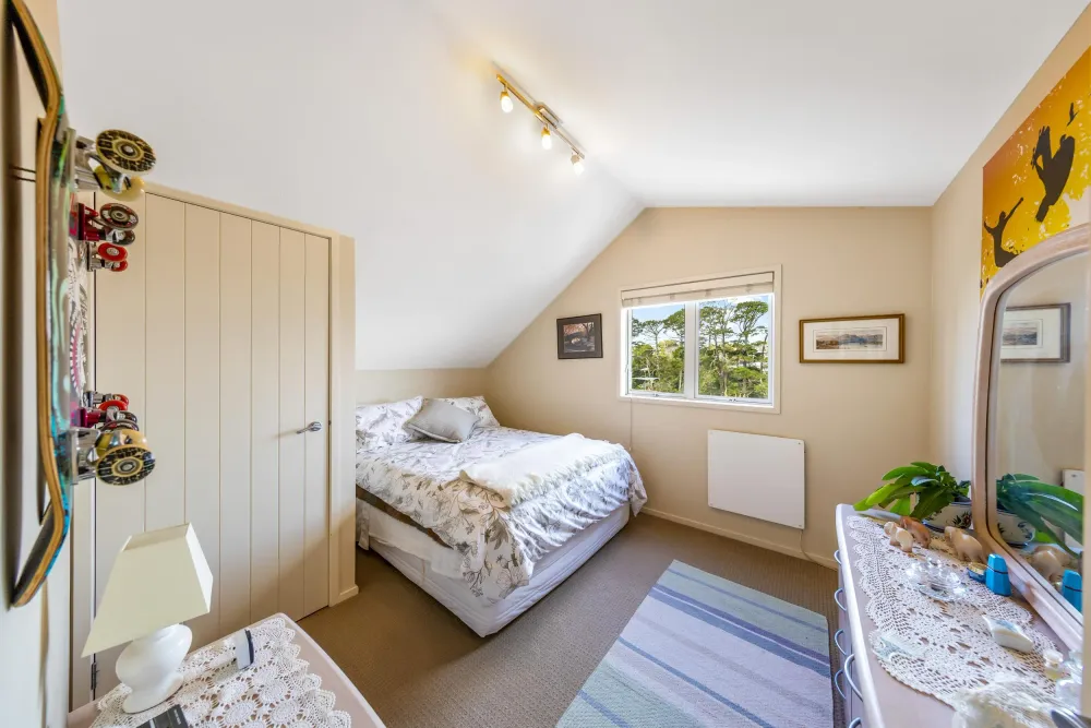 Photos of 496A Riddell Road