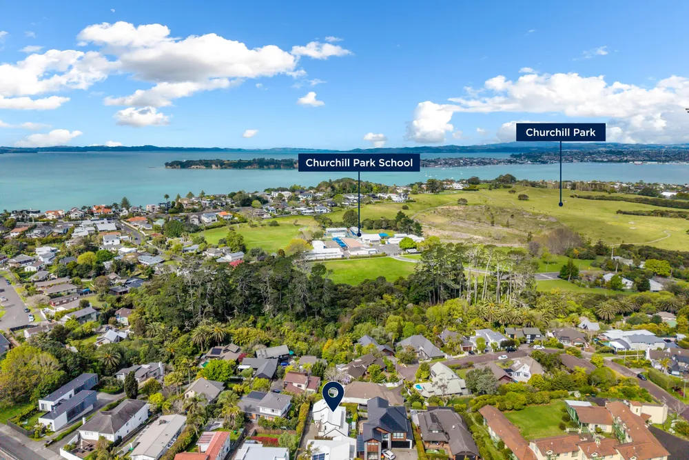 Photos of 496A Riddell Road