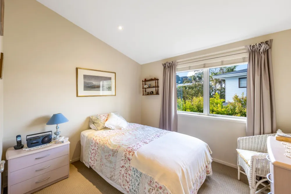 Photos of 496A Riddell Road