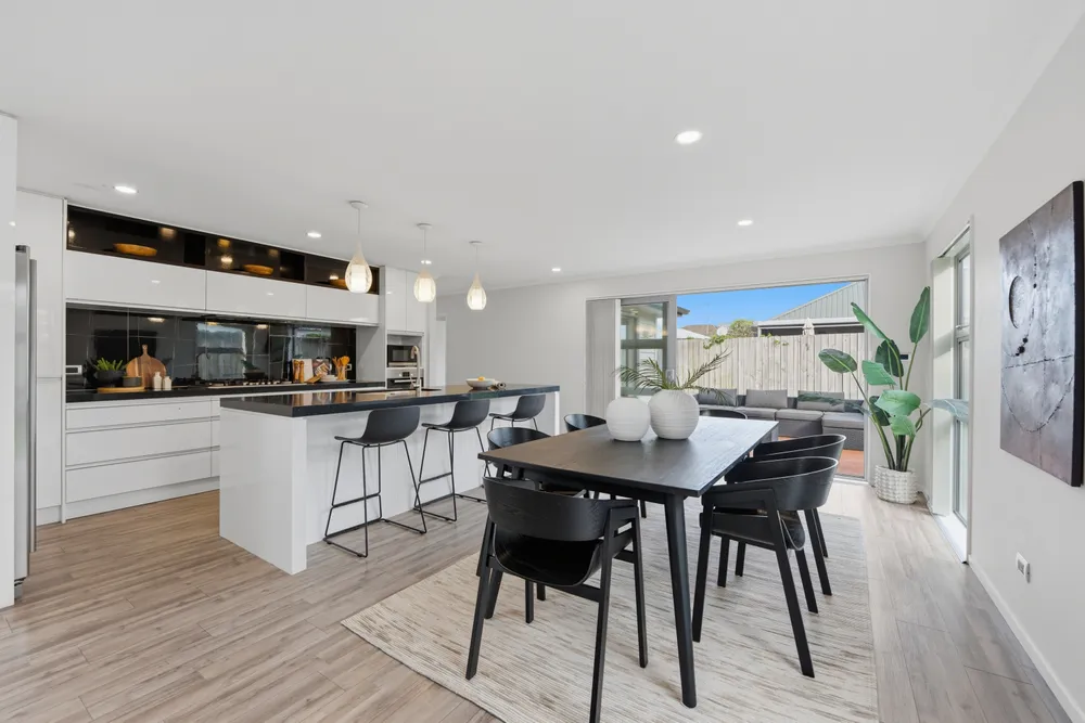 Photos of 71A Oranga Avenue