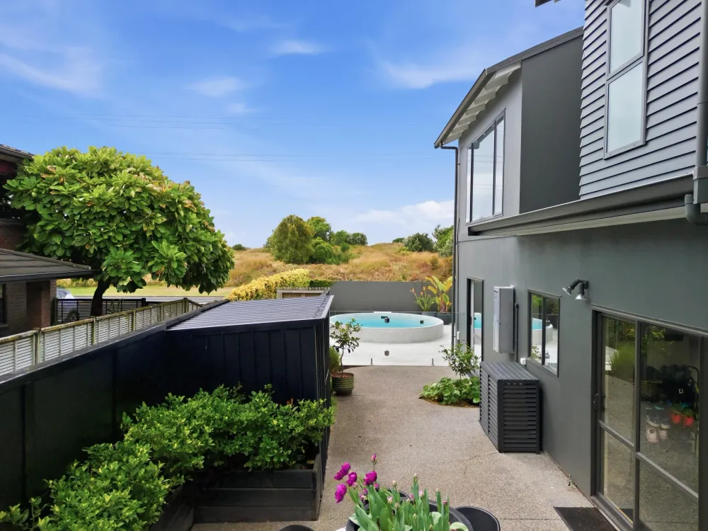 Photos of 306 Papamoa Beach Road