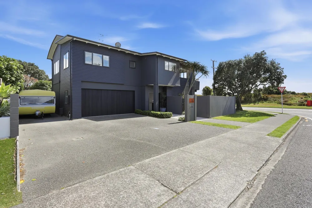 Photos of 306 Papamoa Beach Road