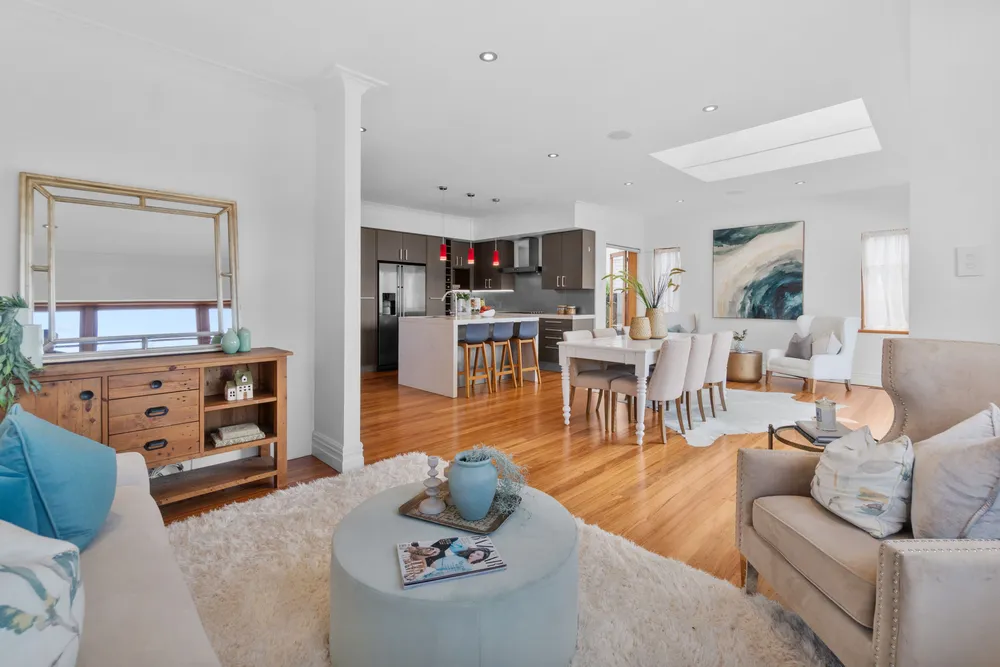 Photos of 99 Meadowbank Road