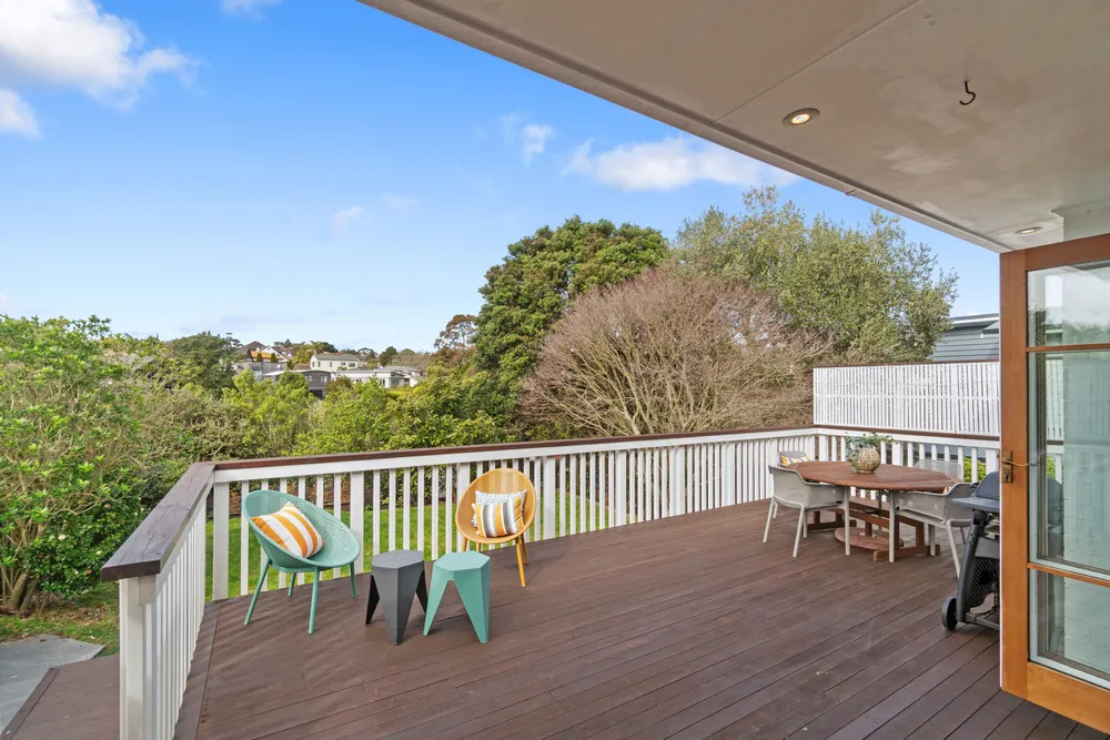 Photos of 99 Meadowbank Road