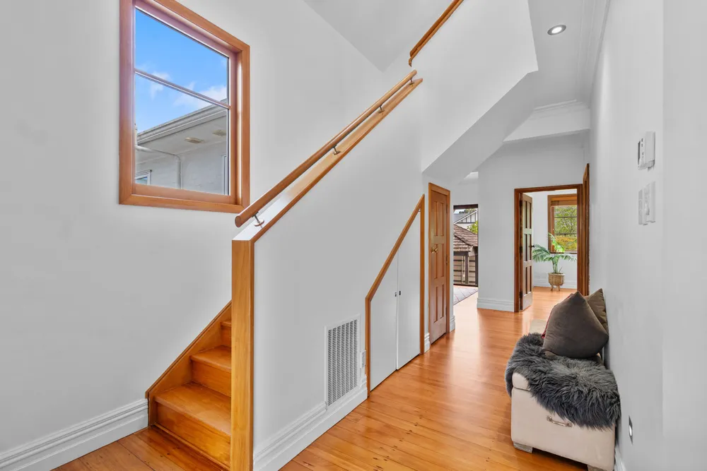 Photos of 99 Meadowbank Road