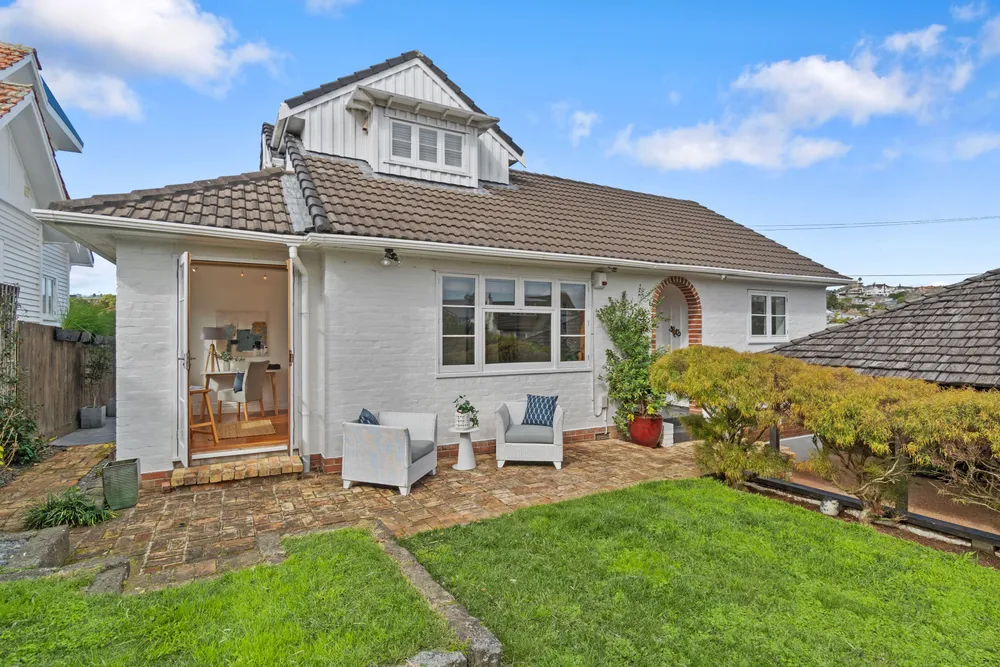 Photos of 99 Meadowbank Road