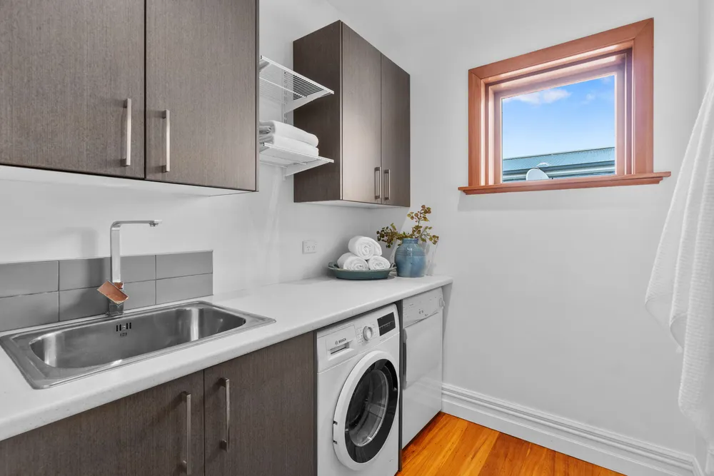Photos of 99 Meadowbank Road