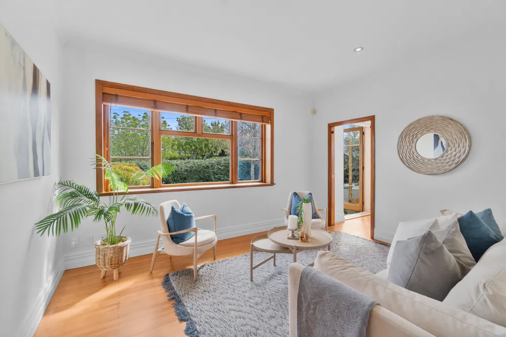 Photos of 99 Meadowbank Road