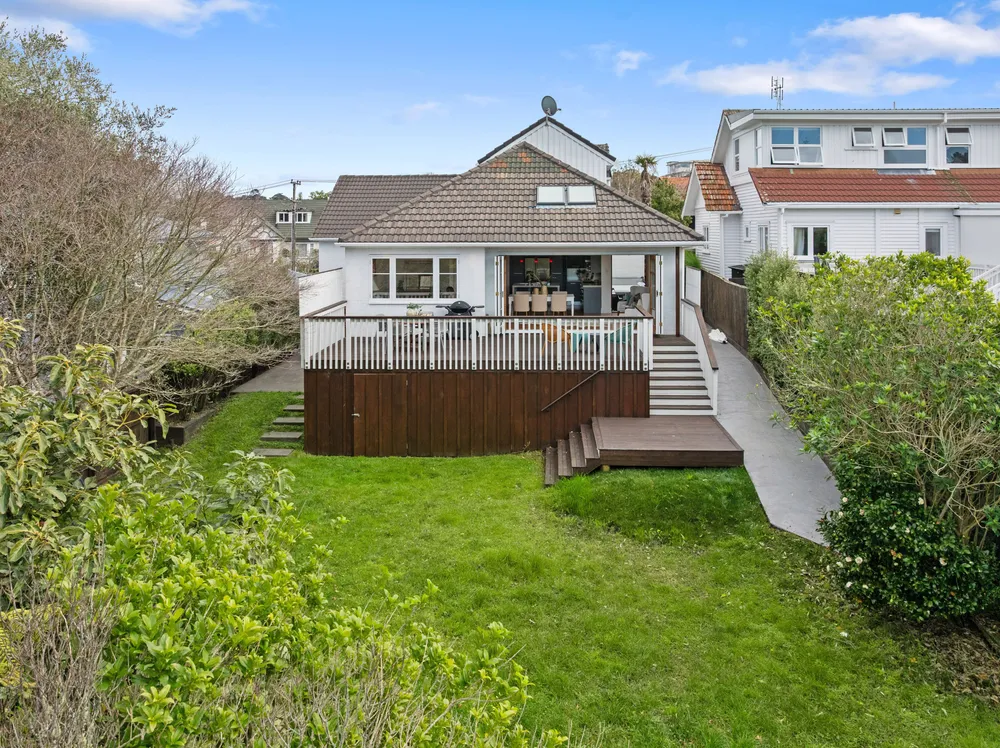 Photos of 99 Meadowbank Road