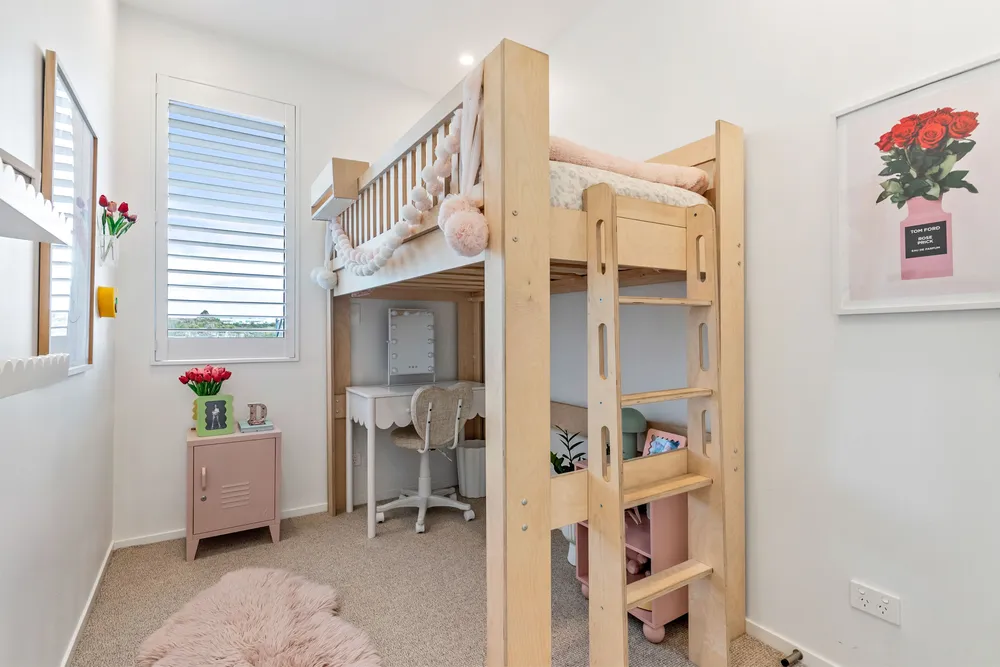 Photos of 21 Silica Mews
