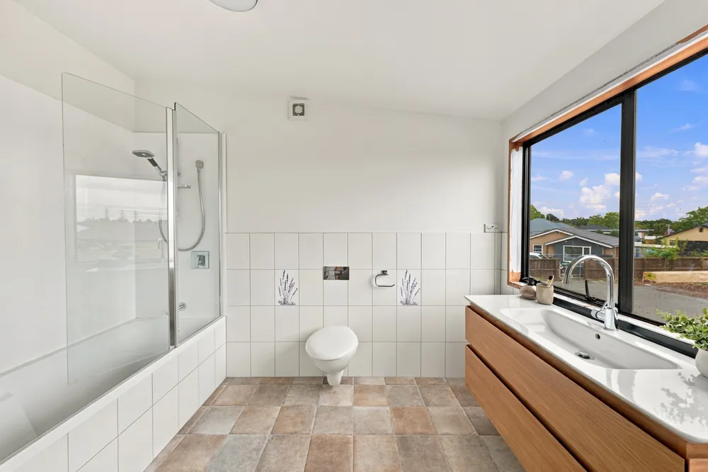 Photos of 216 Buchanans Road