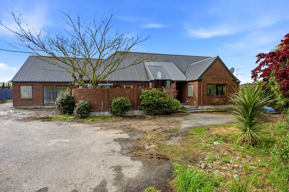 Photos of 216 Buchanans Road
