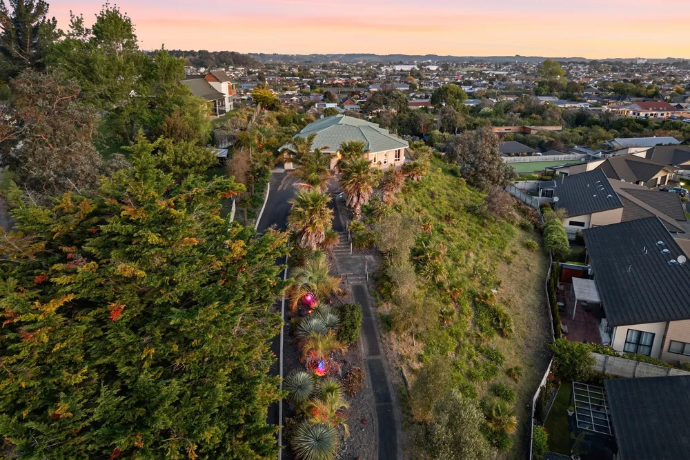Photos of 4a Caversham Road