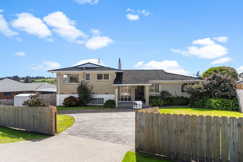 Photos of 42 Puriri Road