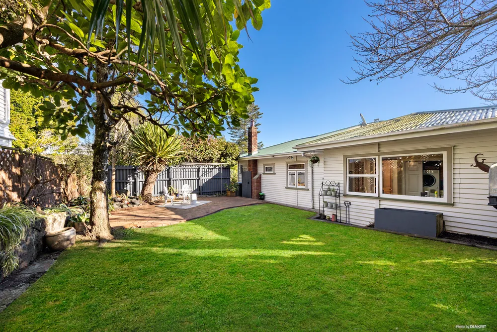Photos of 18 Alberton Avenue