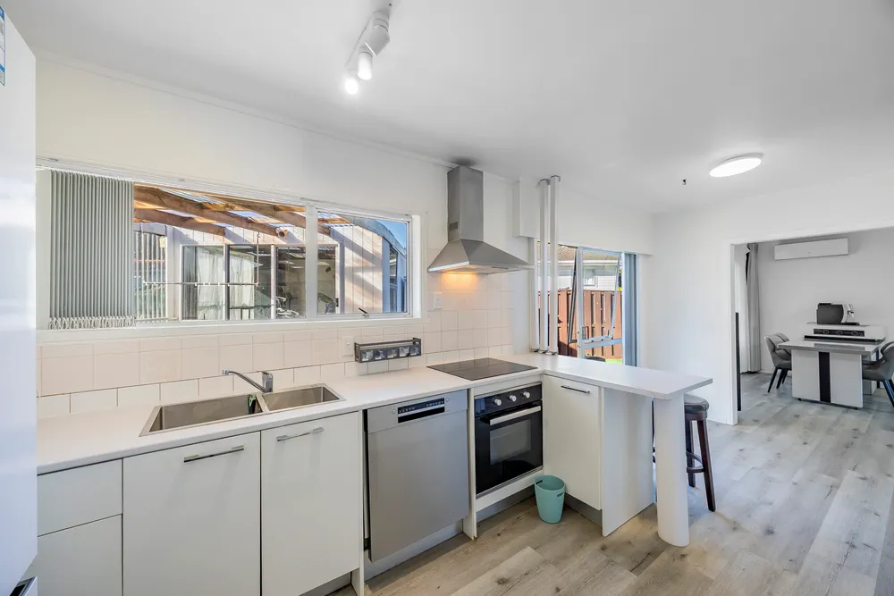 Photos of 21 Waimai Avenue