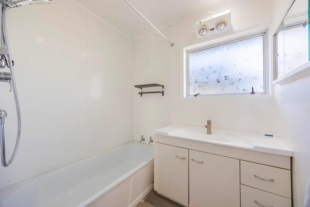 Photos of 21 Waimai Avenue