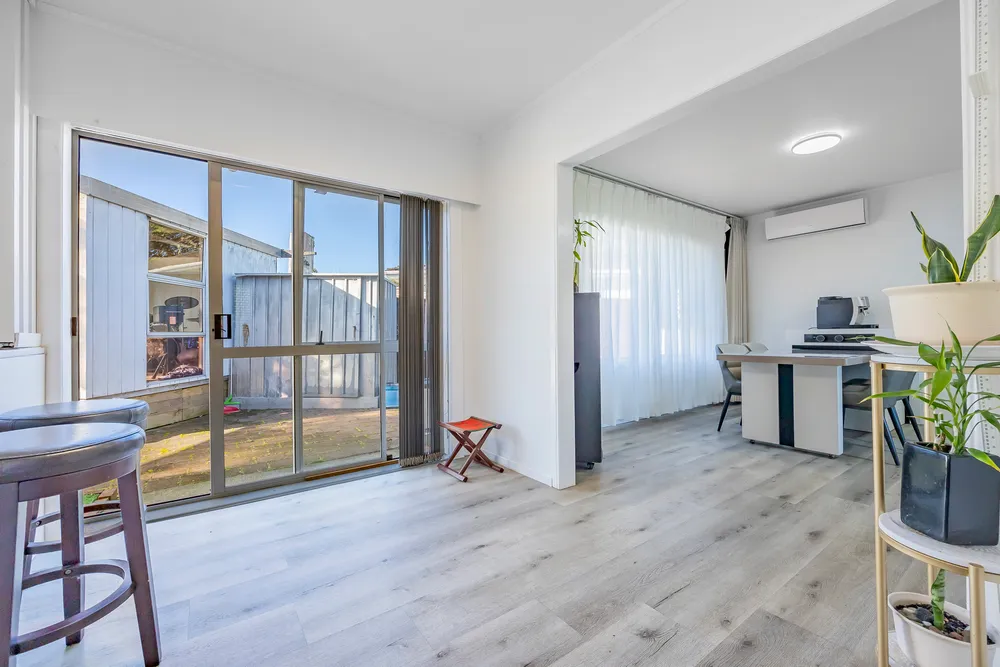 Photos of 21 Waimai Avenue