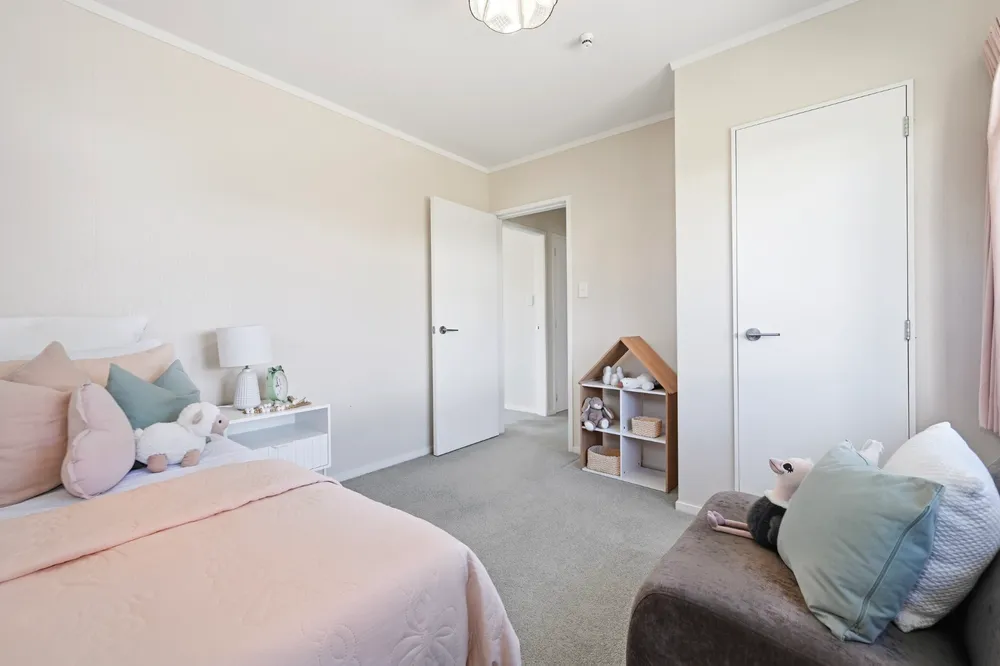 Photos of 16 Mahoe Street