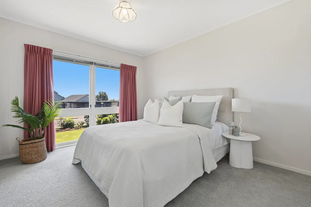 Photos of 16 Mahoe Street