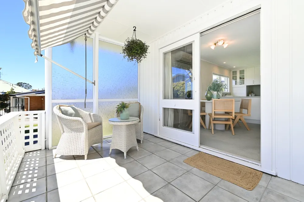 Photos of 16 Mahoe Street