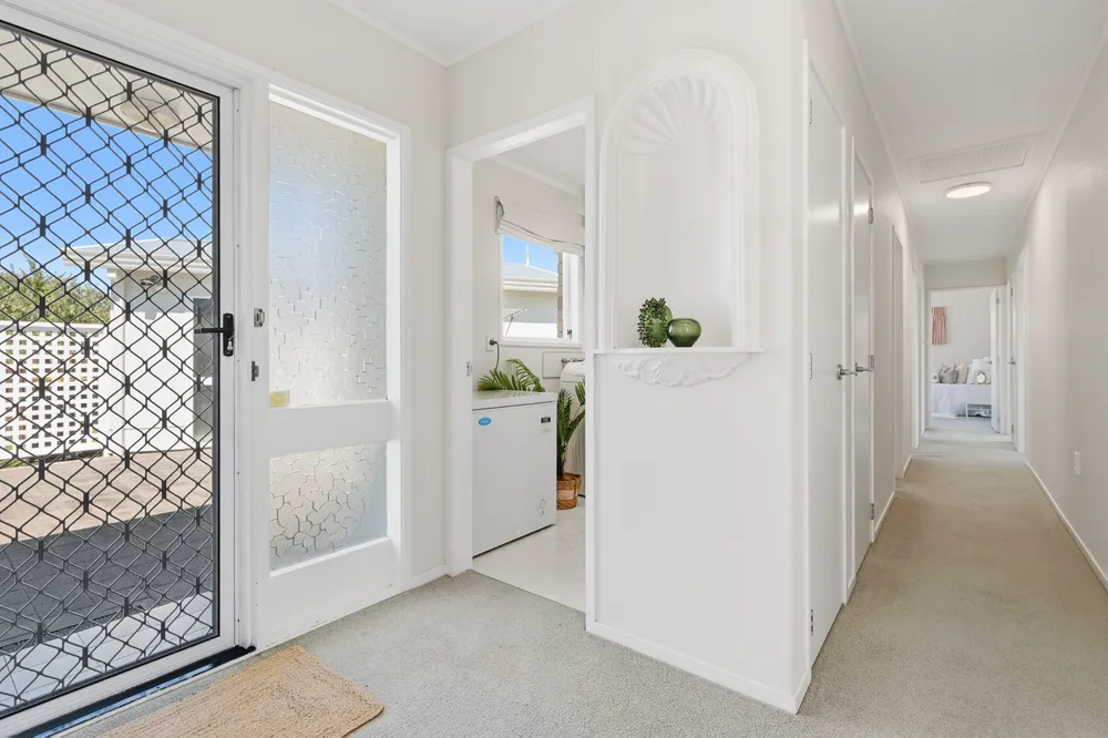 Photos of 16 Mahoe Street