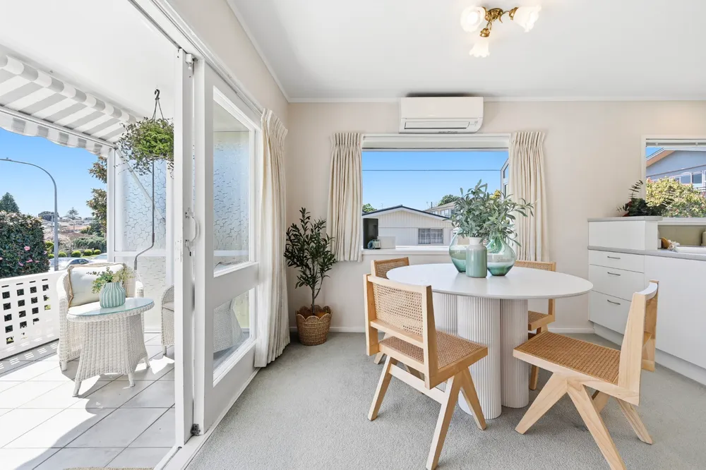 Photos of 16 Mahoe Street