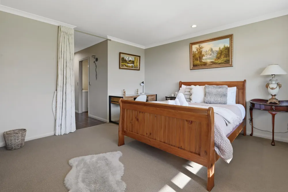 Photos of 2 Parnwell Place