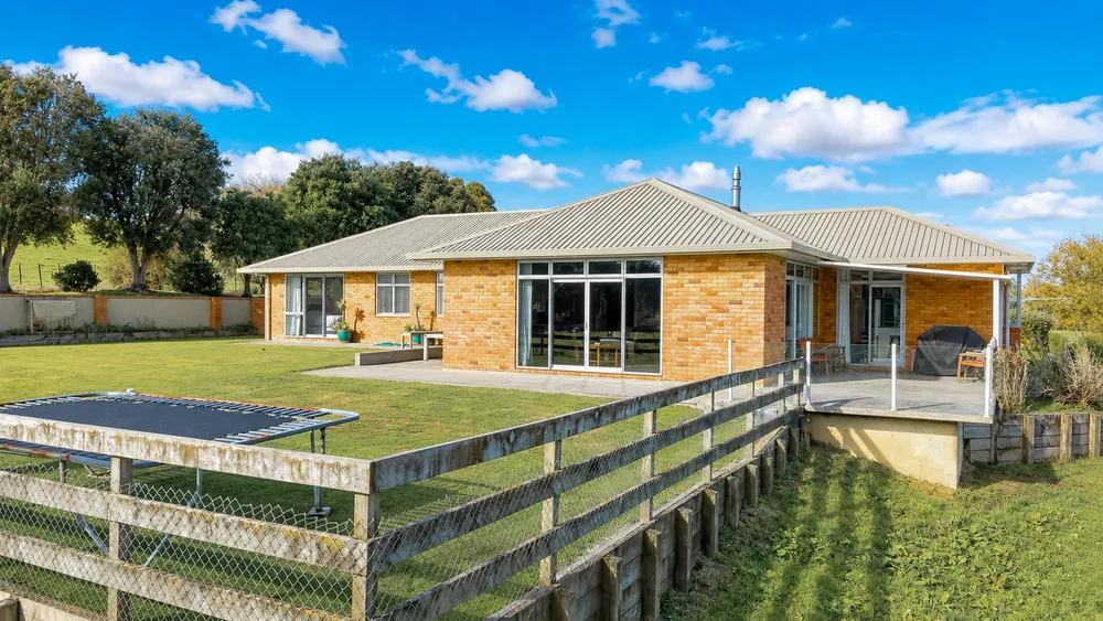 Photos of 435 Mangatawhiri Road