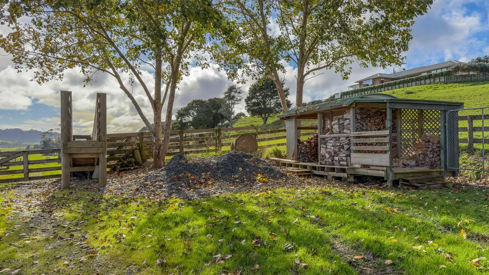 Photos of 435 Mangatawhiri Road