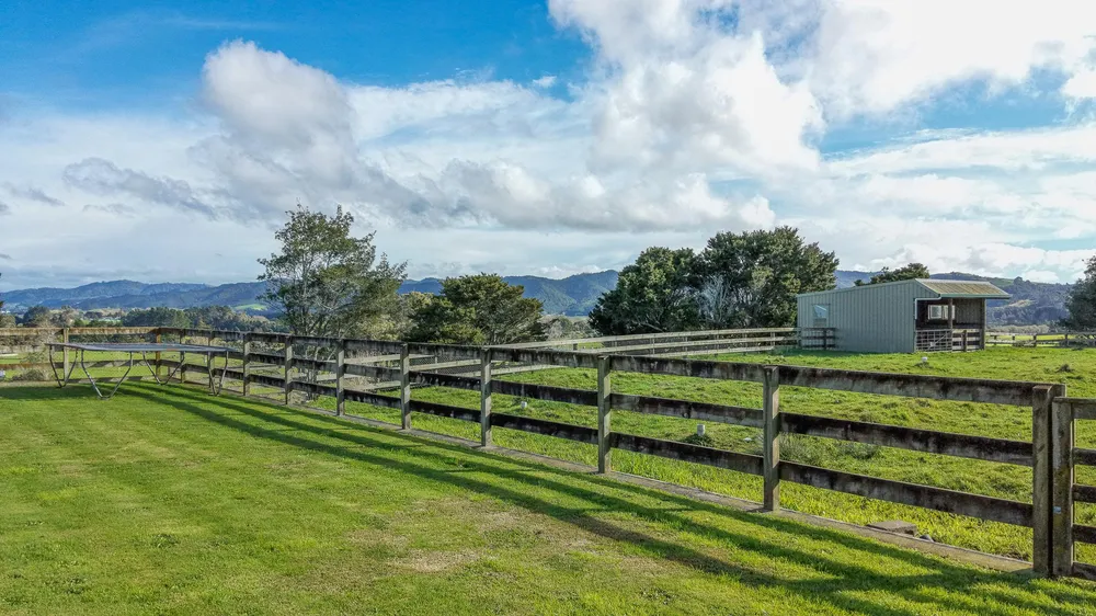 Photos of 435 Mangatawhiri Road