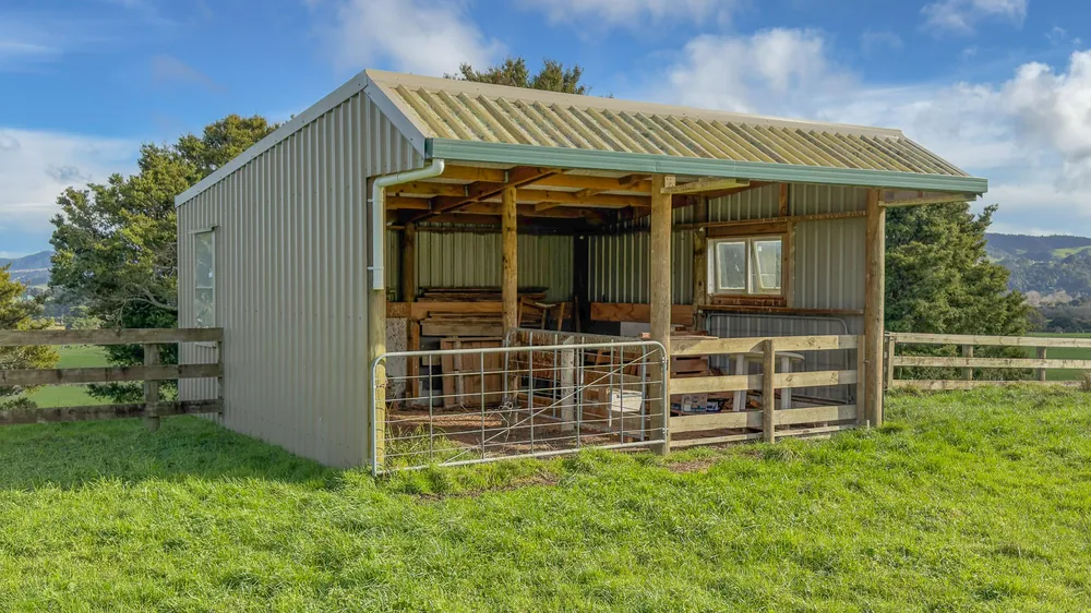 Photos of 435 Mangatawhiri Road