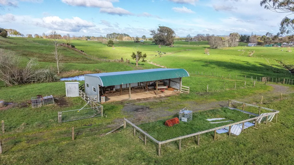 Photos of 435 Mangatawhiri Road