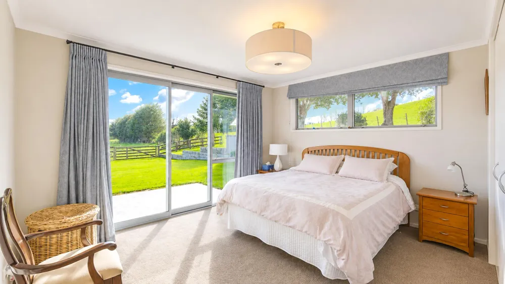 Photos of 435 Mangatawhiri Road
