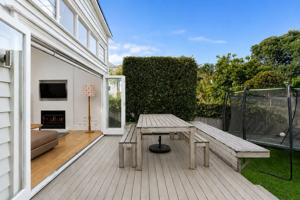 Photos of 12 Lincoln Street