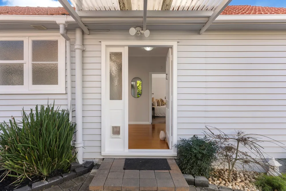 Photos of 14a Godden Crescent