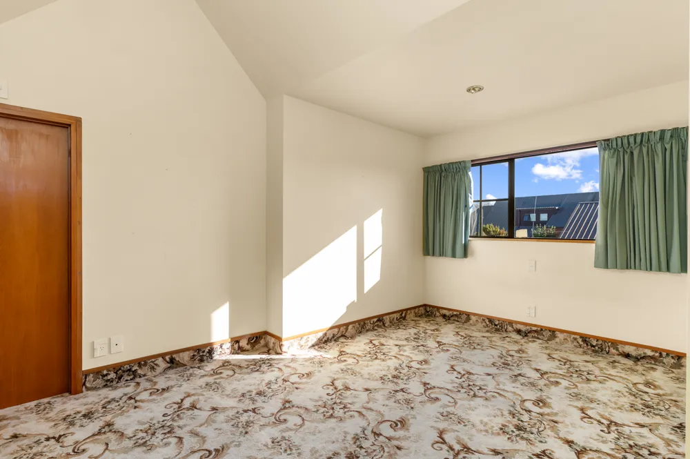 Photos of 17 Calverton Place