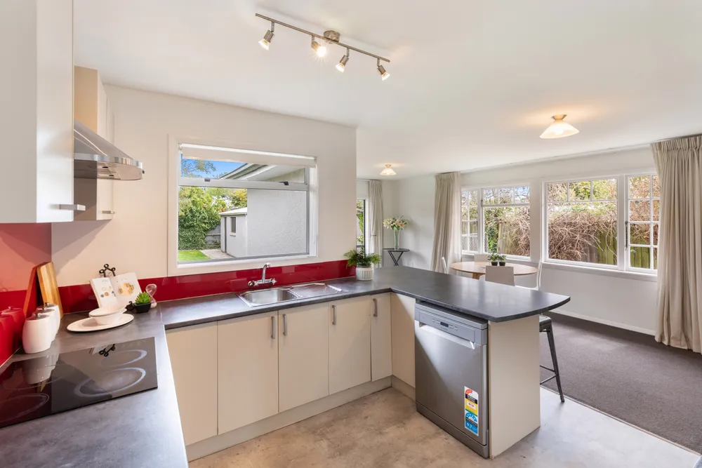 Photos of 15 Esperance Street