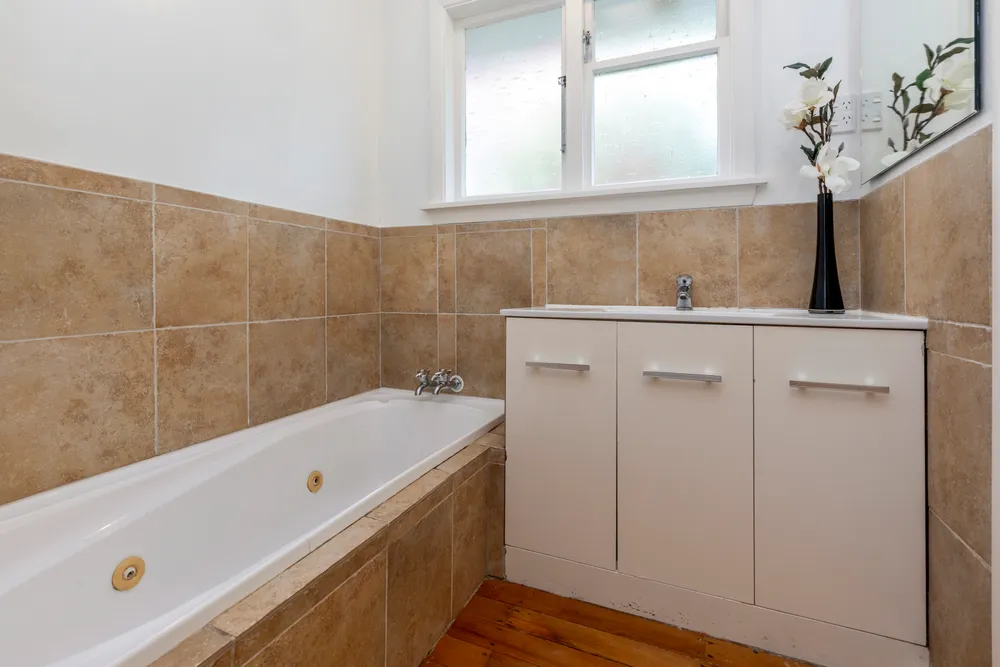 Photos of 15 Esperance Street